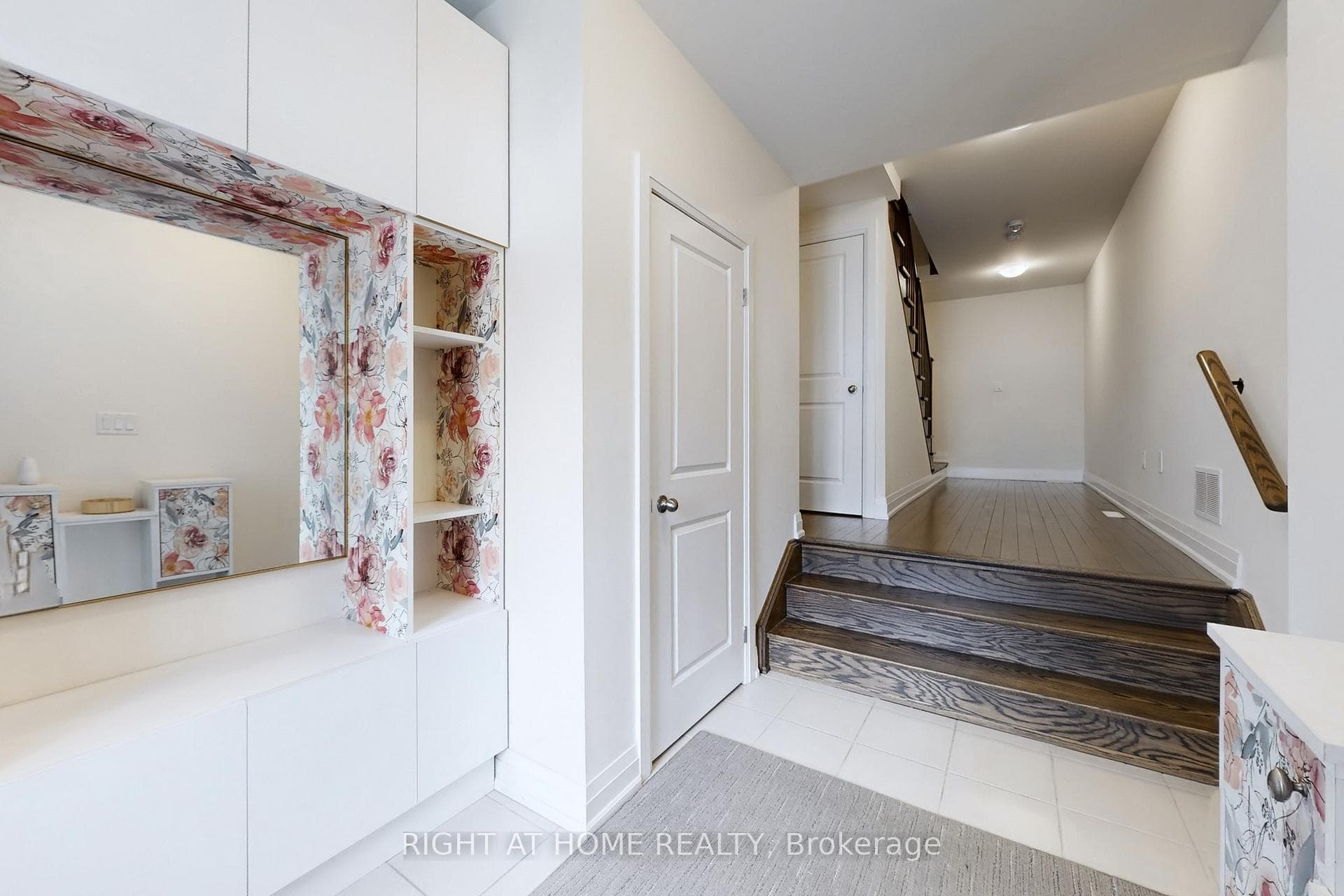 157 Blick Crescent photo 5