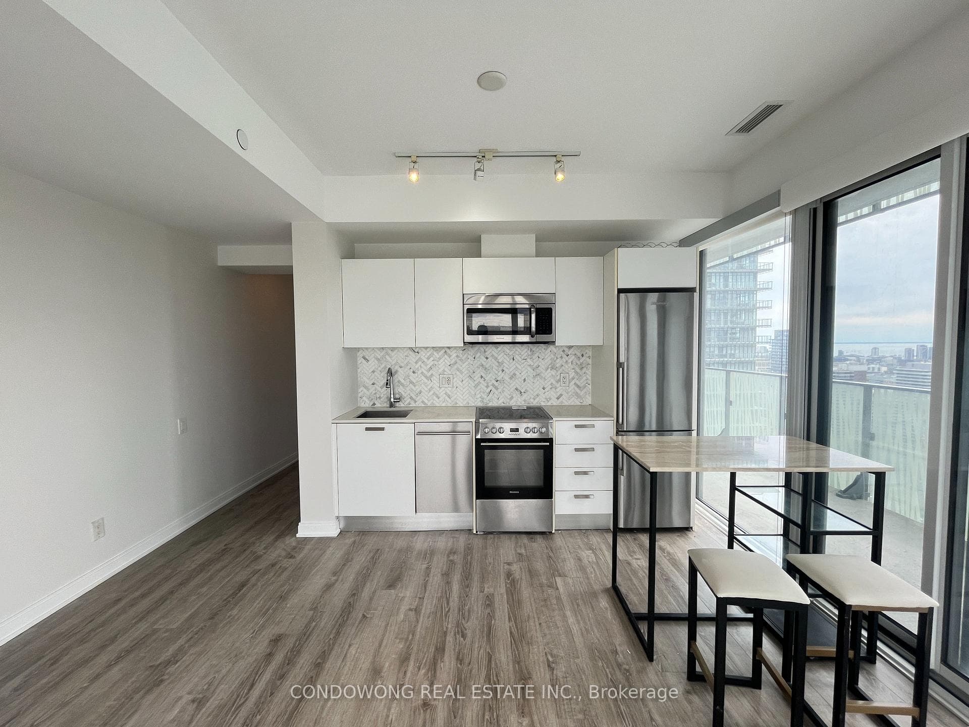 42 Charles Street Unit 4006 photo 5