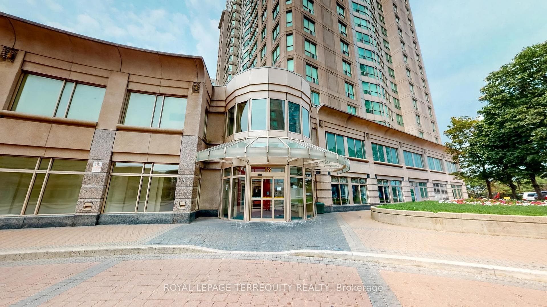 18 Lee Centre Drive Unit 1506 photo 32