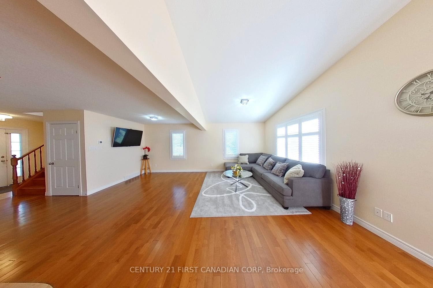 1859 CORONATION Drive photo 10