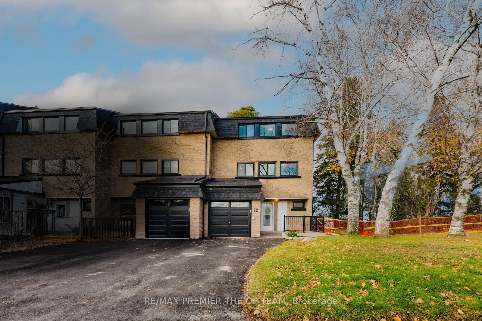 22 Henderson Drive photo 1