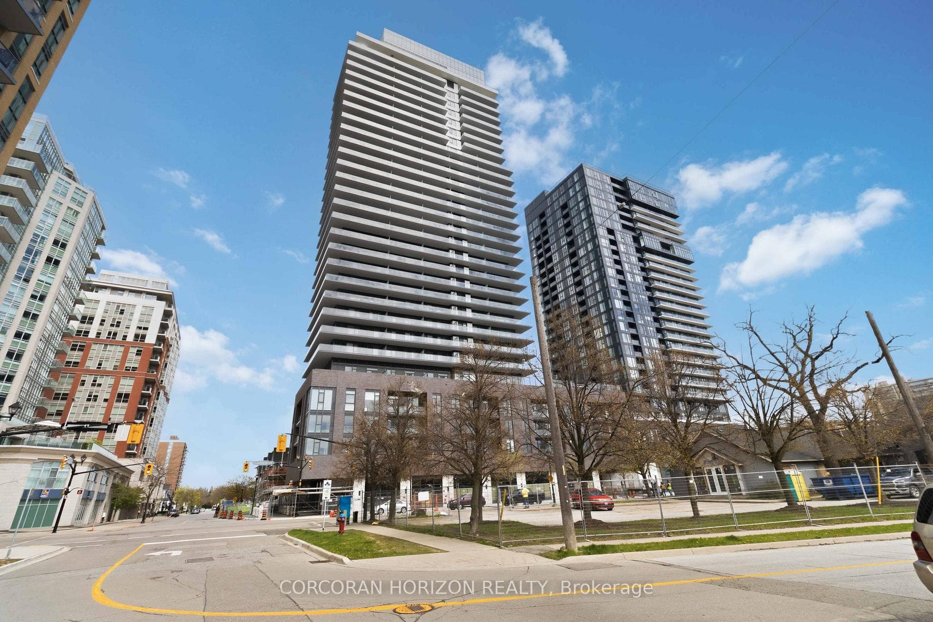 2075 Lakeshore Road Unit 809 photo 1