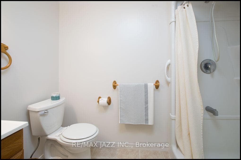 447 Lakeshore Drive photo 26