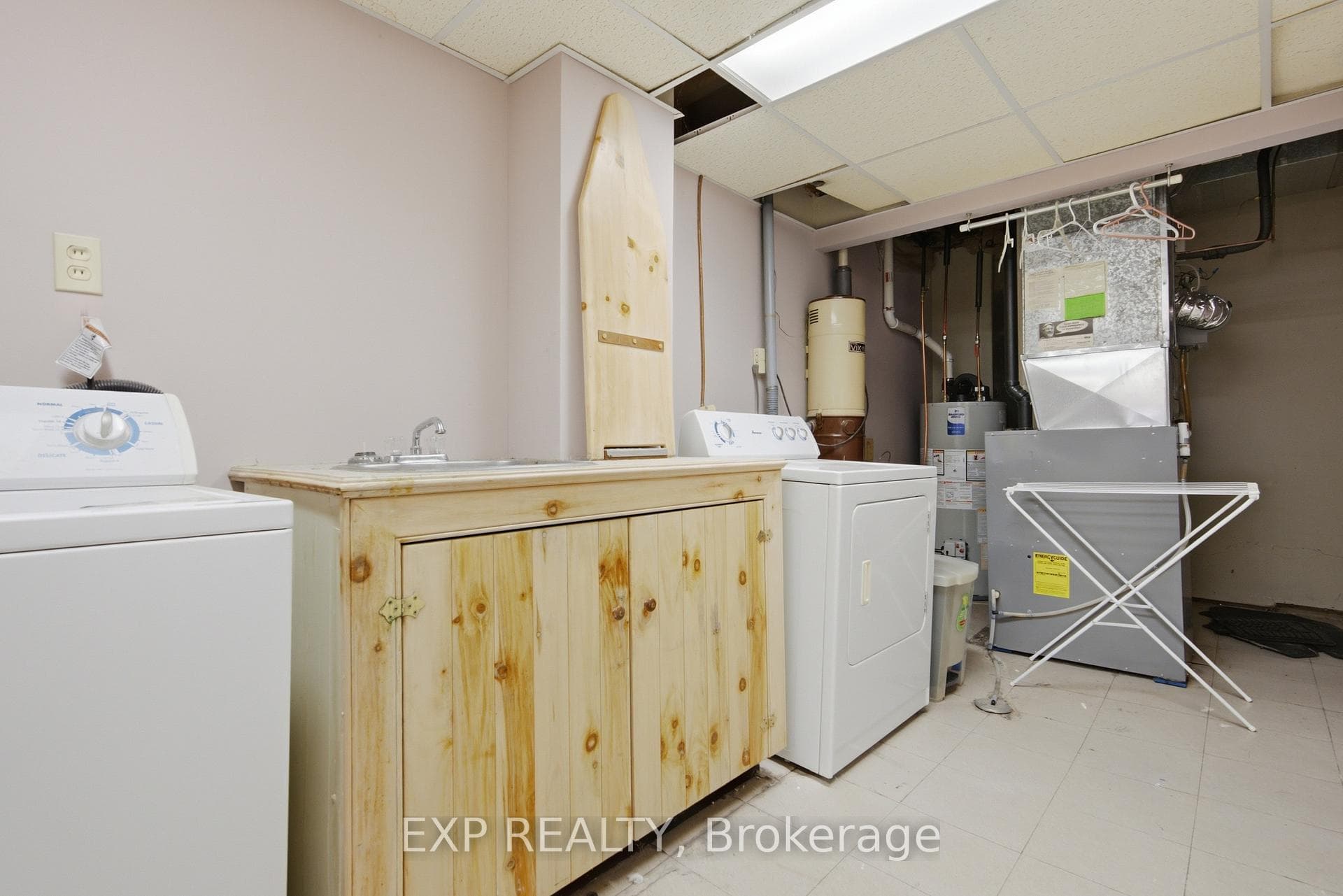 86 Baxter Crescent photo 43