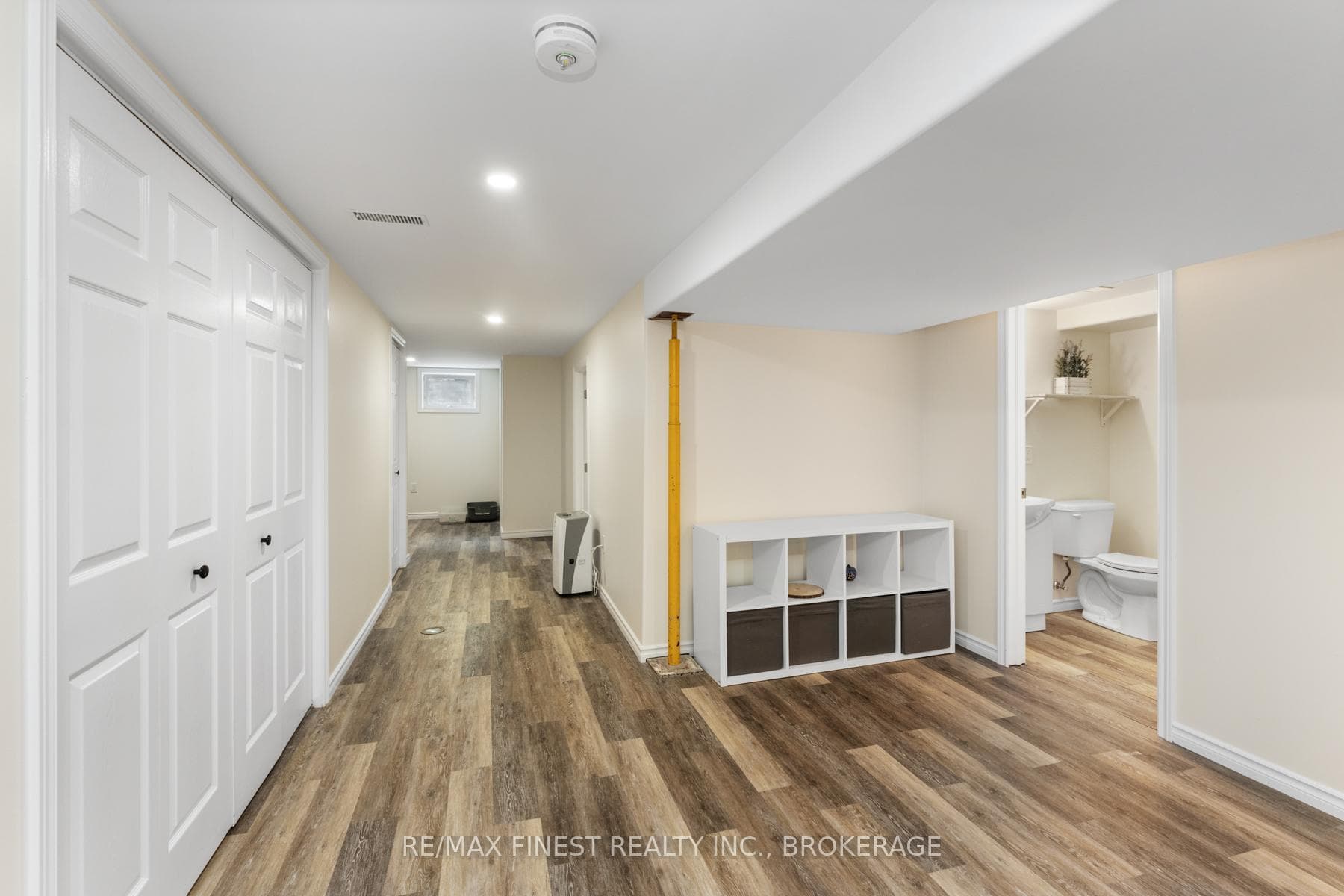 1741 Marian Crescent photo 29