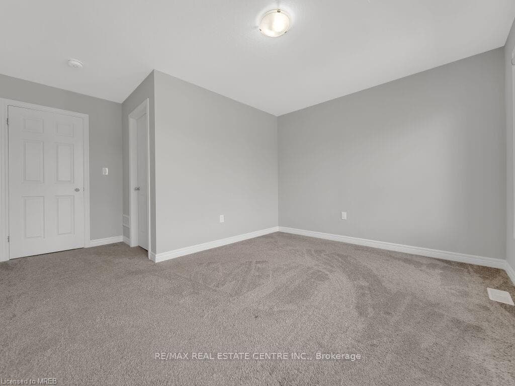 126 Tartan Avenue photo 33