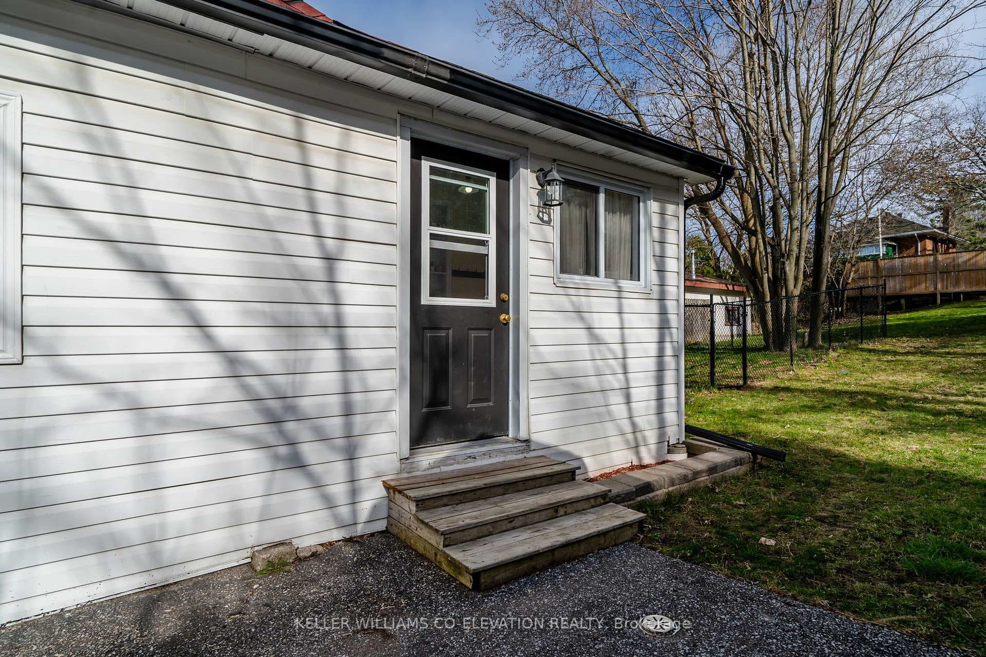 647 Dominion Avenue photo 15