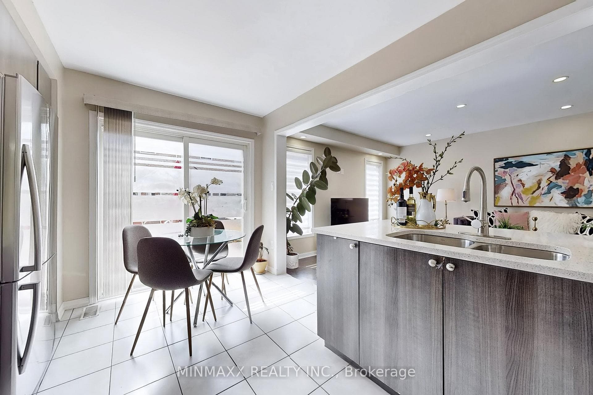 1052 Haxton Heights photo 10