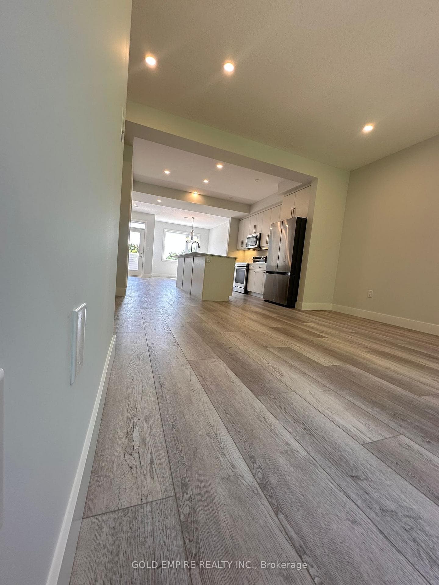 990 Deveron Crescent Unit 27 photo 10