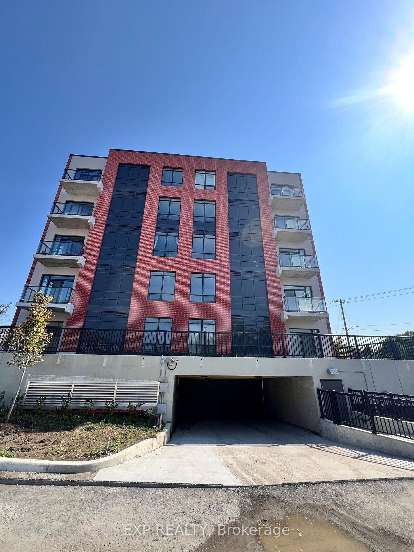 1010 Dundas Street Unit 521 photo 18