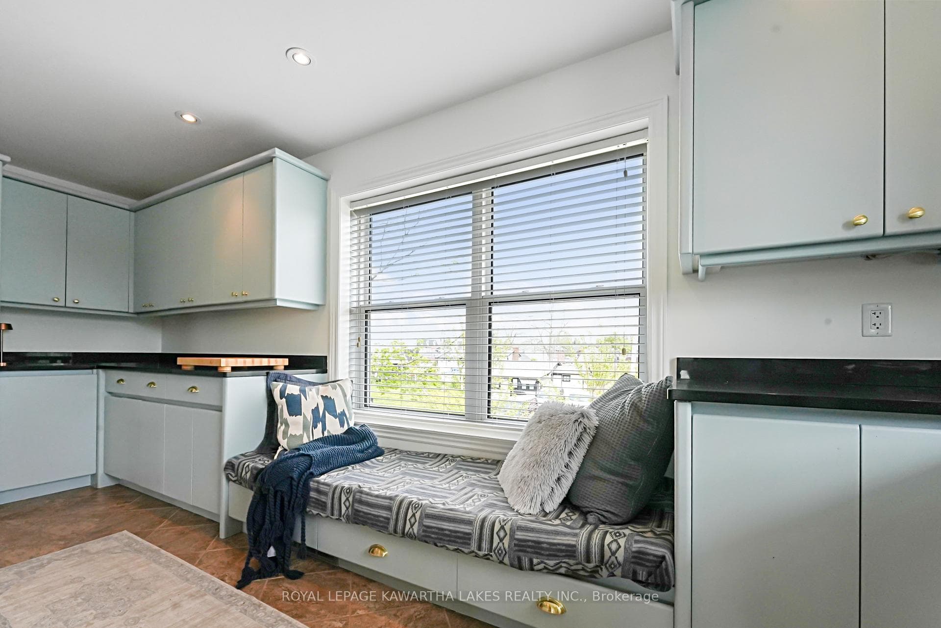 Window Bench - Upper level