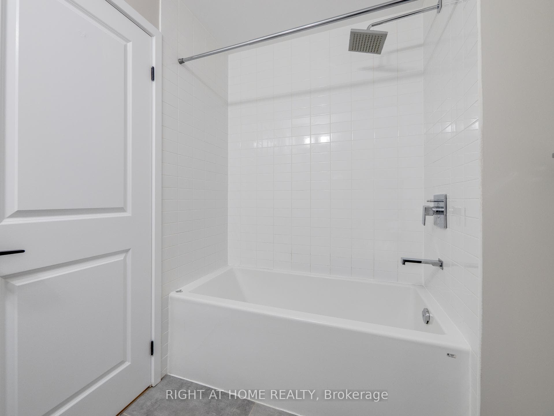 2489 Taunton Road Unit 223 photo 19