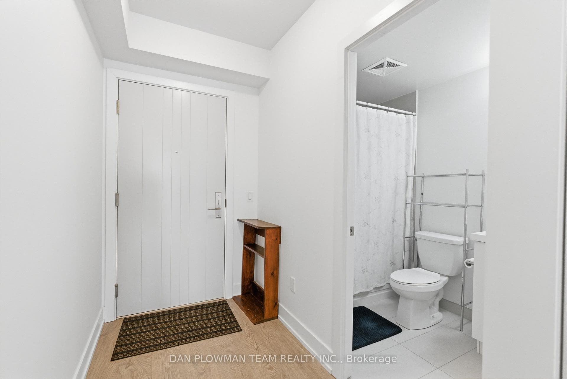 2550 Simcoe Street Unit 1121 photo 5