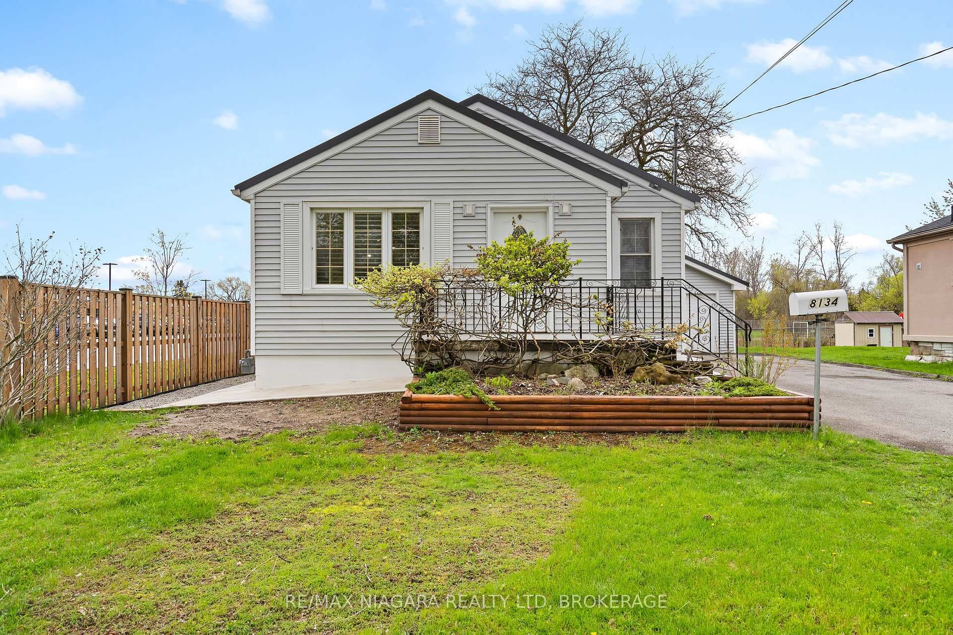 8134 Beaverdams Road photo 2