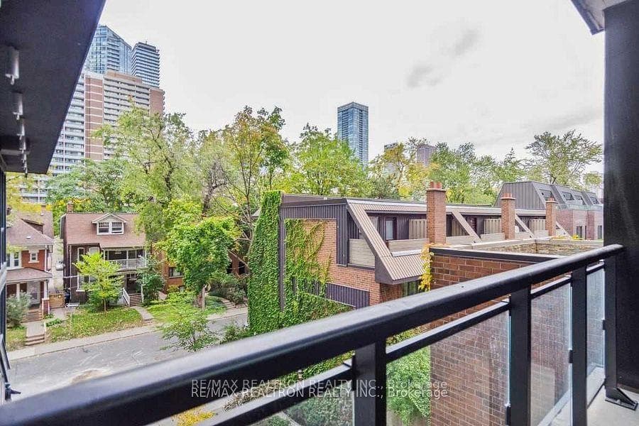 17 Dundonald Street Unit 306 photo 10