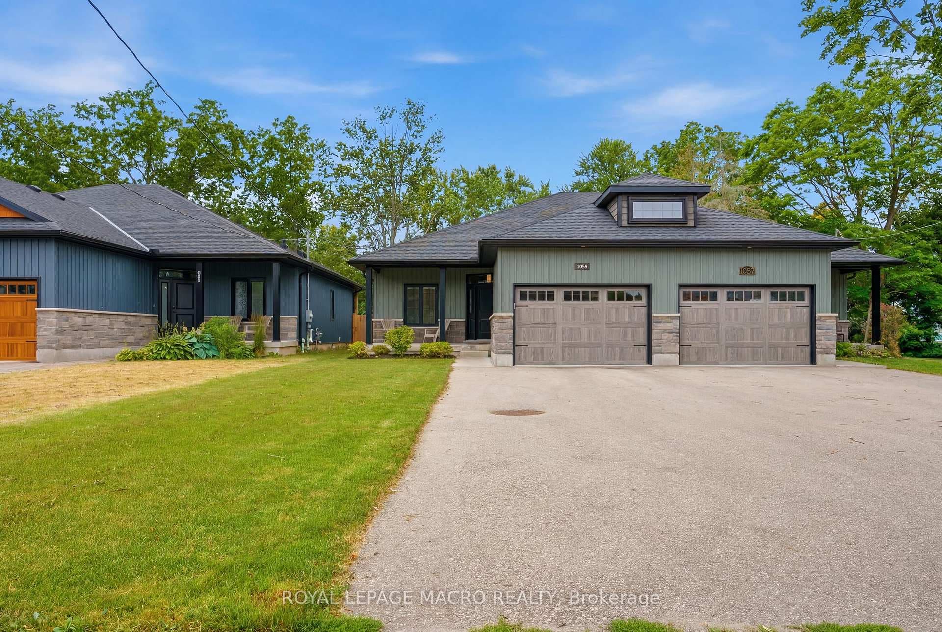 1055 Bay Street photo 2