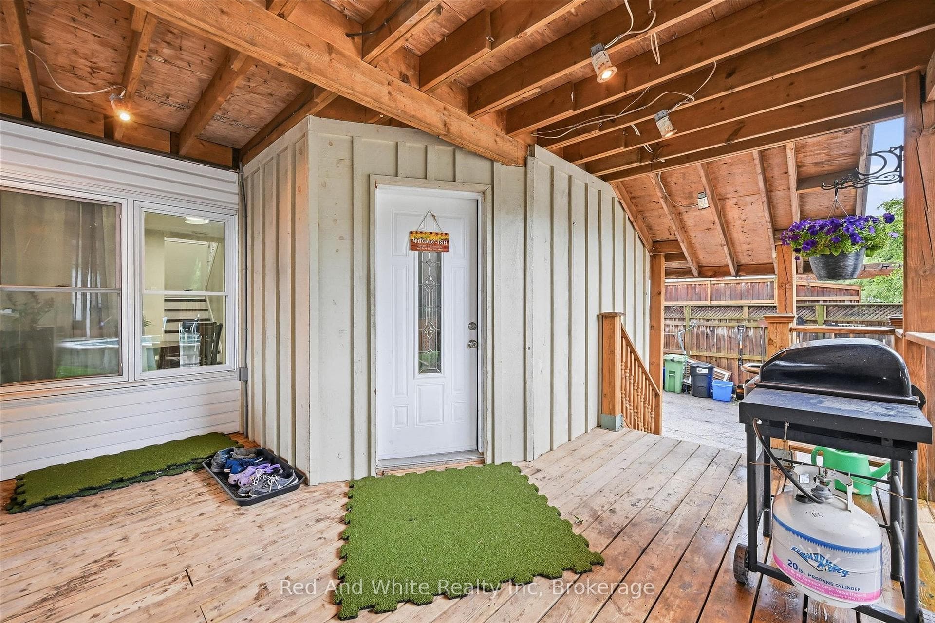 450 East 42nd Street photo 37