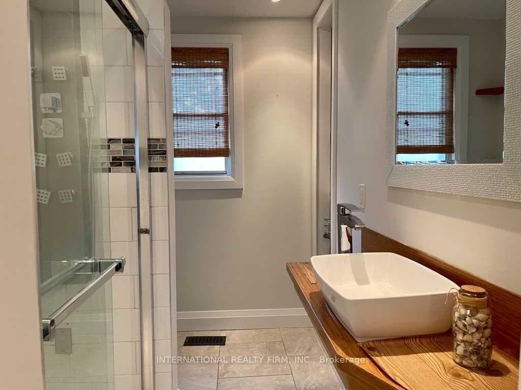 151 Richmond Street photo 30