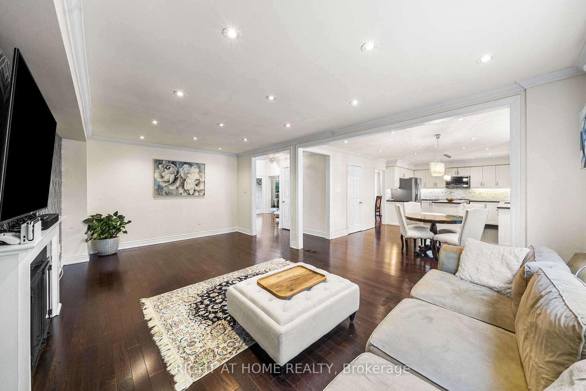 5 Stave Crescent photo 4