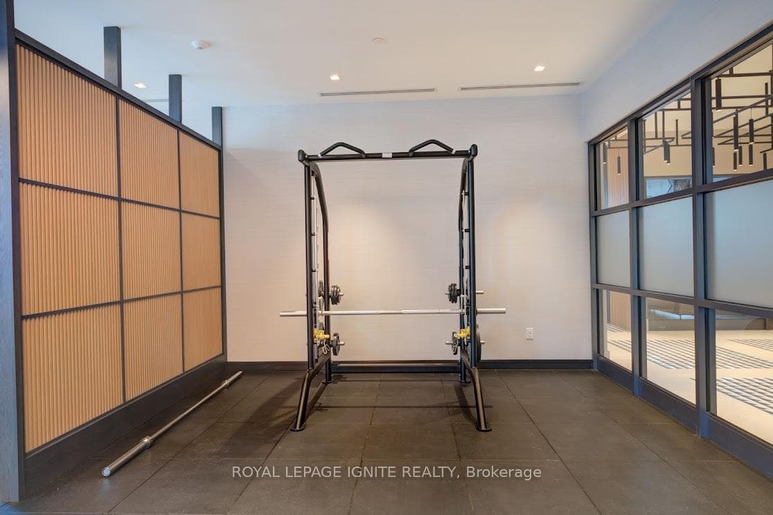 2545 Simcoe Street Unit 512 photo 7