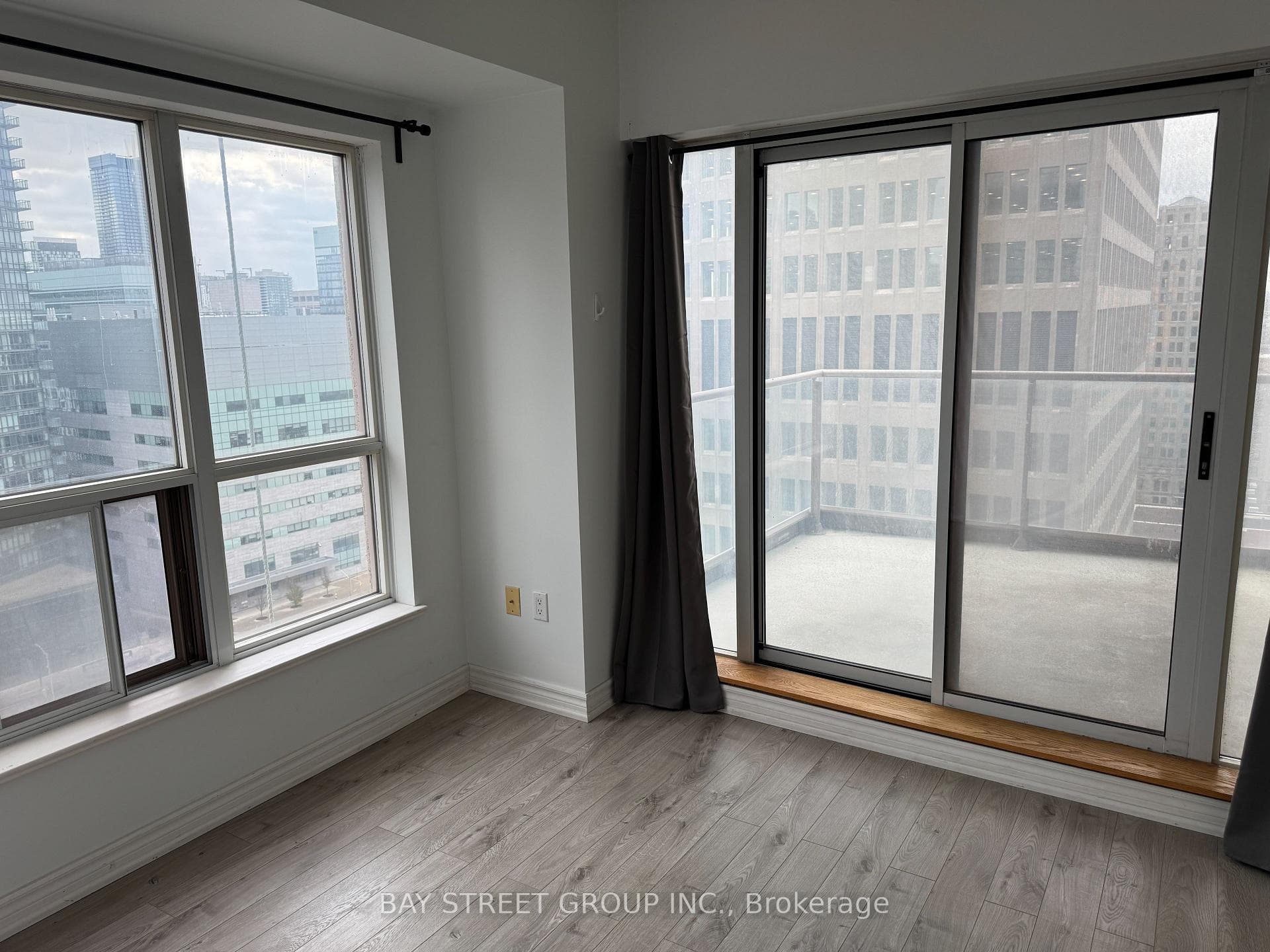 909 Bay Street Unit 1805 photo 5