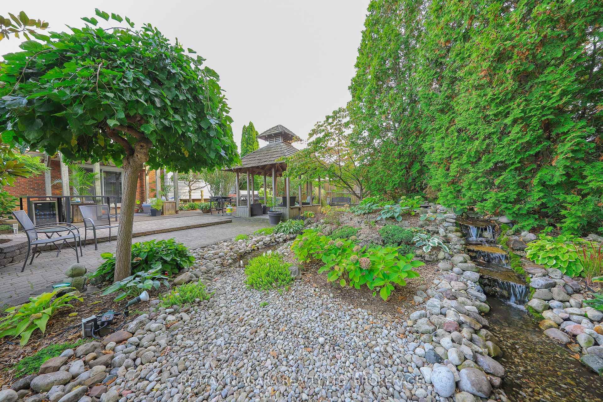 19 Jessica Drive photo 29