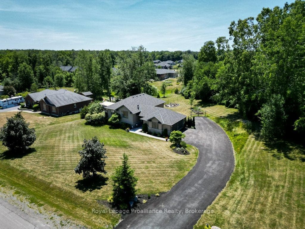 47 Windwhisper Drive photo 2
