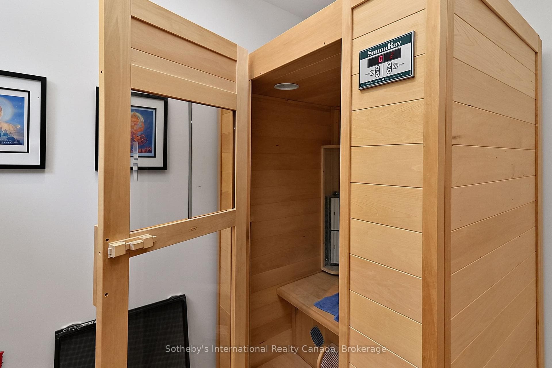 4 Holly Court photo 36