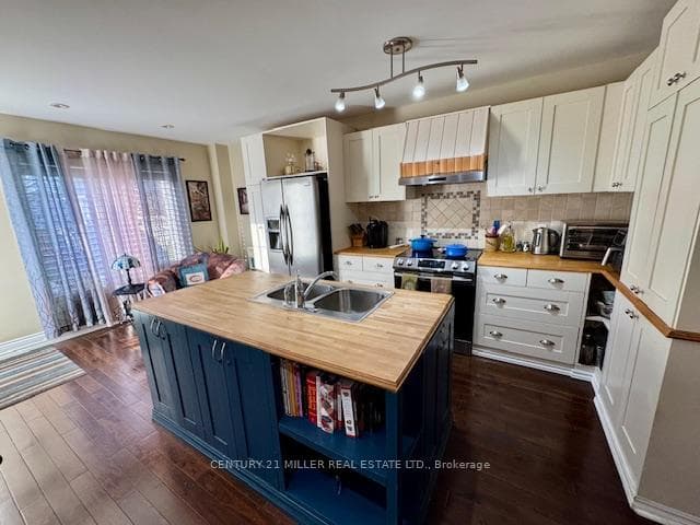 2488 Capilano Crescent photo 20