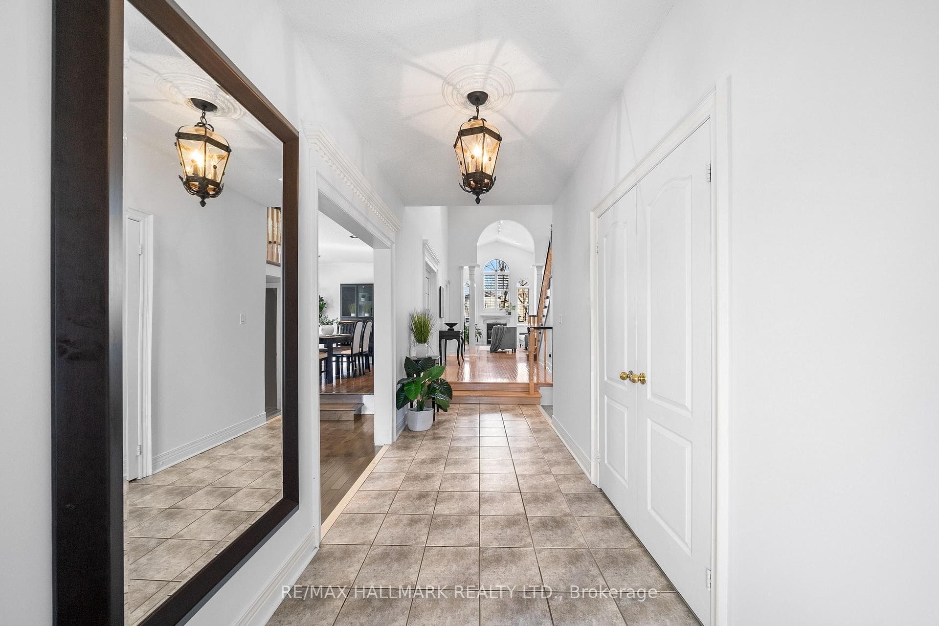 1506 Oakburn Street photo 3
