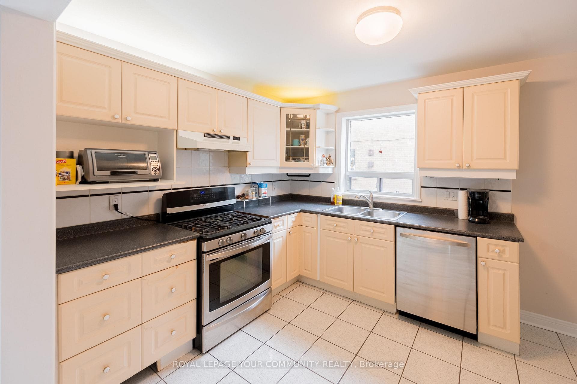 775 Wilson Heights Boulevard photo 10