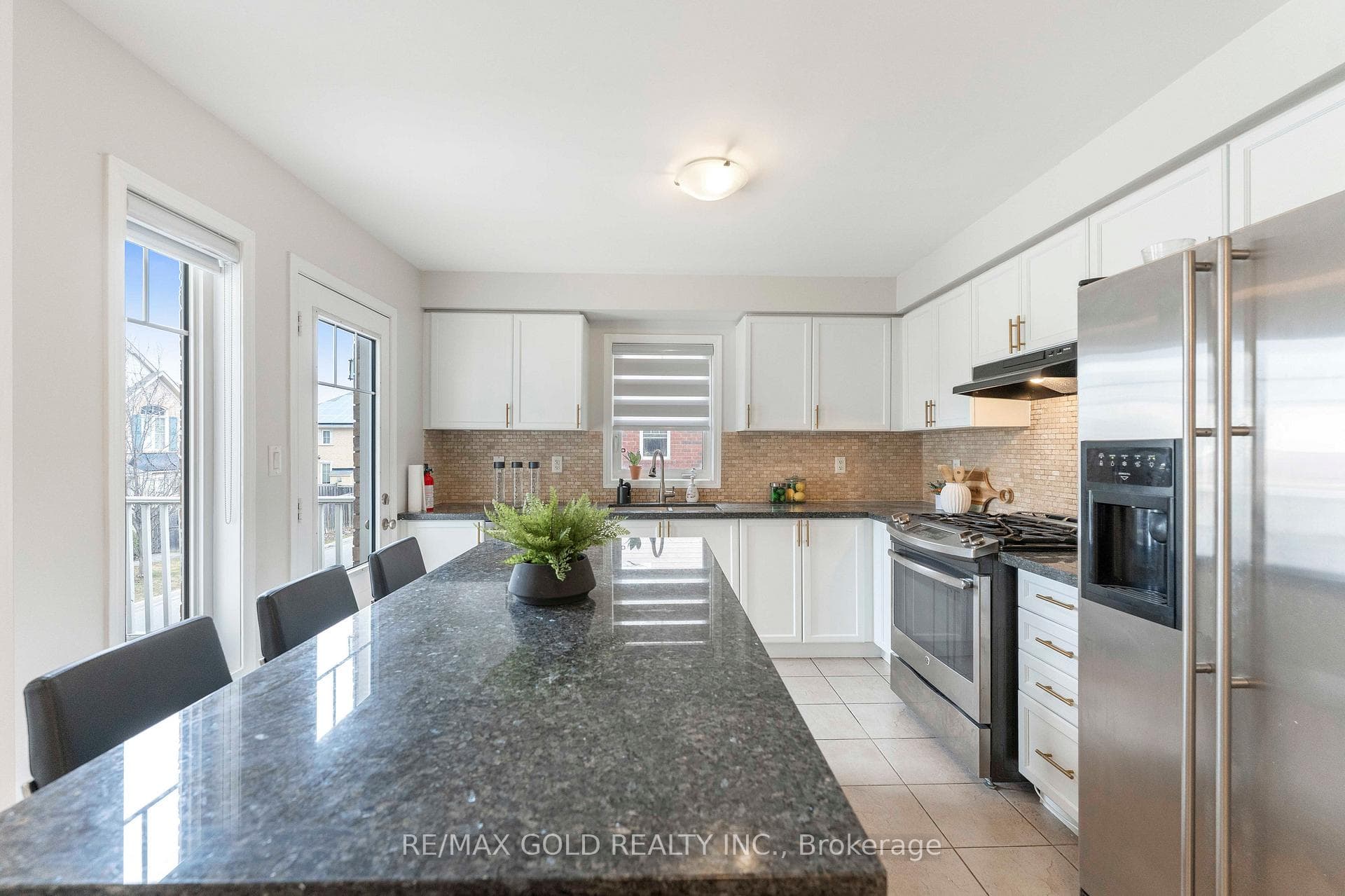 323 Dymott Avenue photo 16