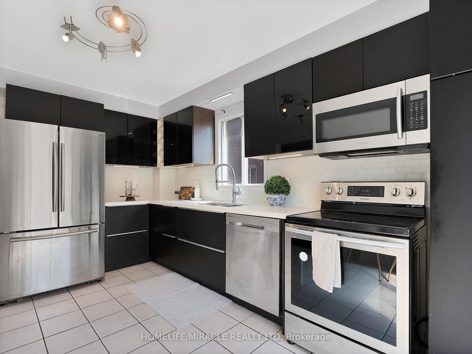 12 Shenstone Avenue photo 13