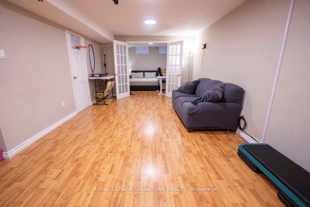 1253 Brillinger Street photo 16