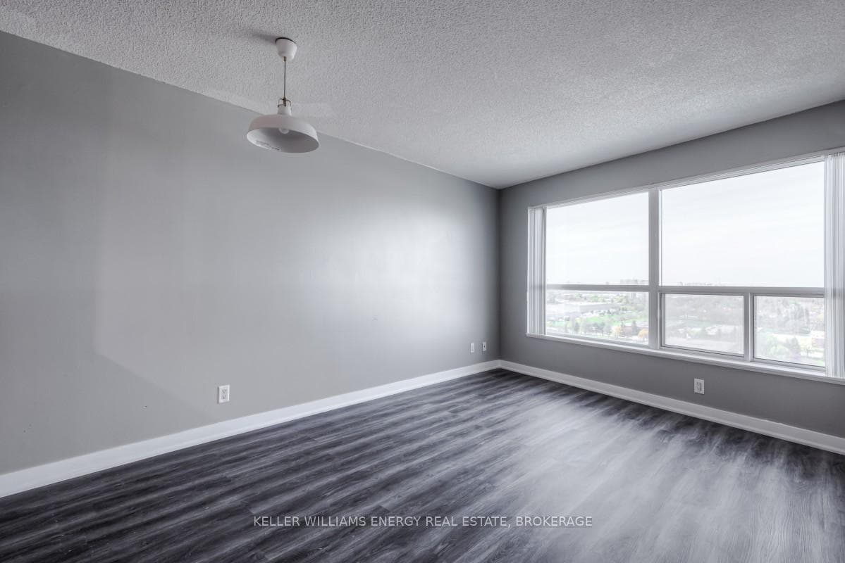 36 Lee Centre Drive Unit 1603 photo 8
