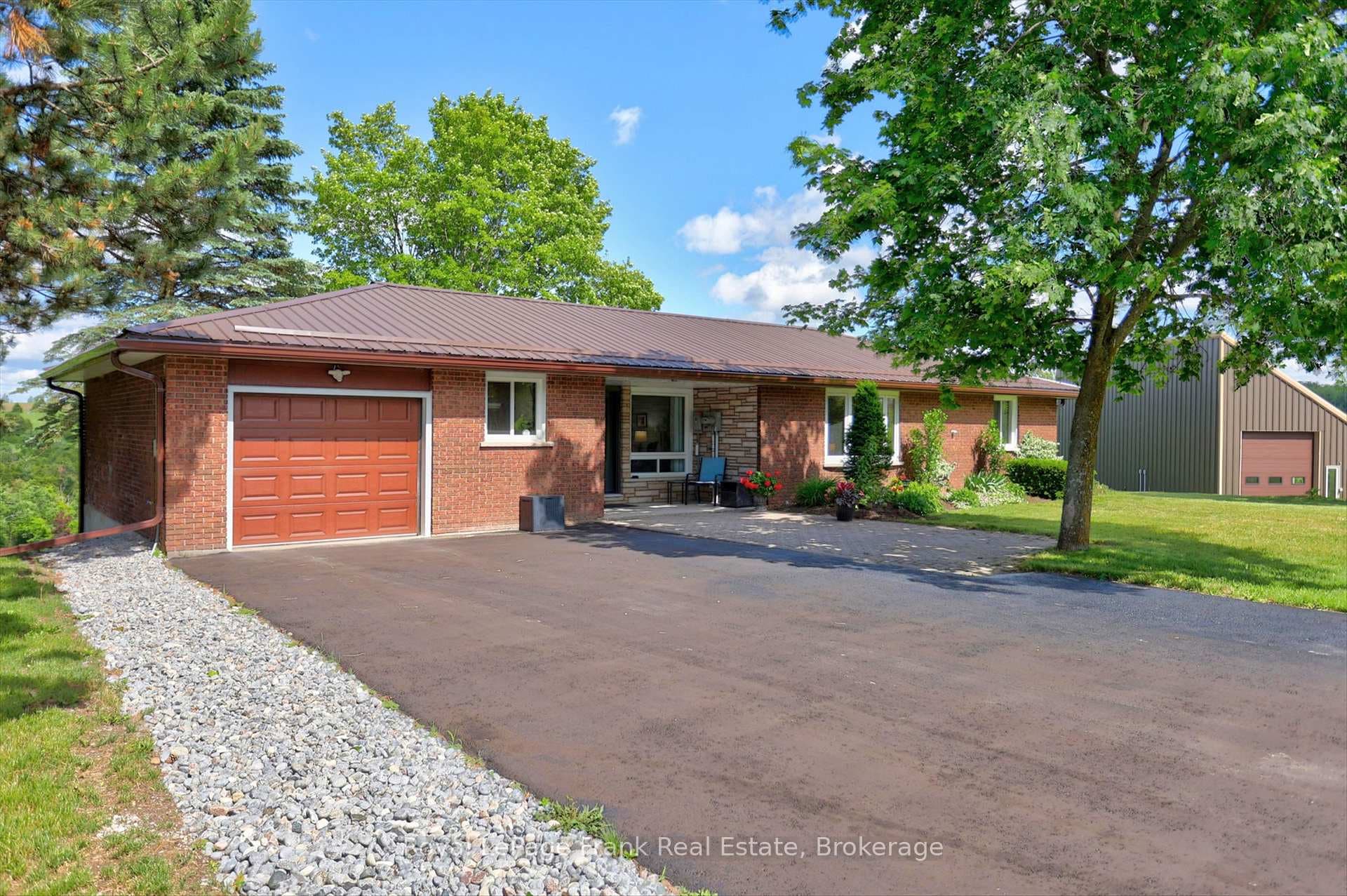 138 Emily Park Road photo 1
