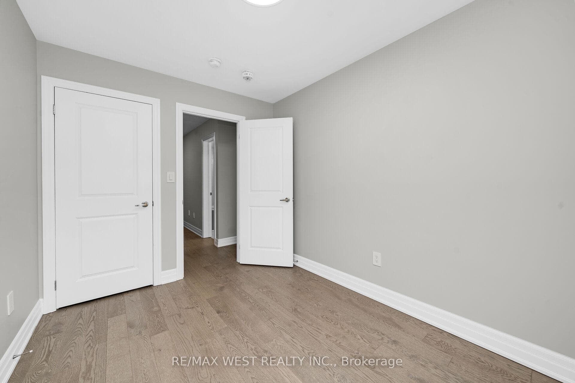 8208 Pine Valley Drive photo 33