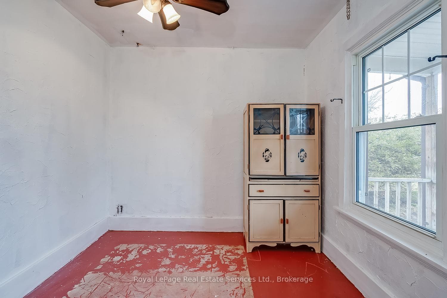 166 East 6th Street photo 3