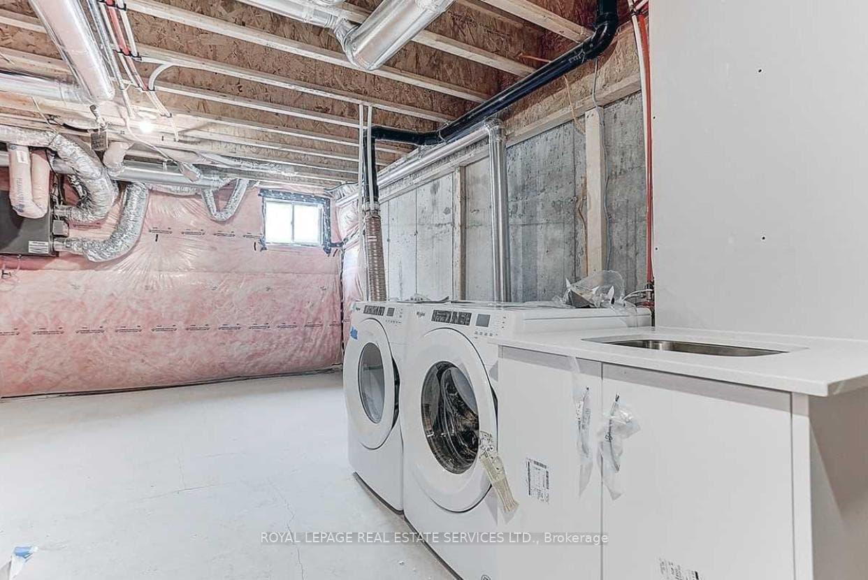 513 New England Court photo 36