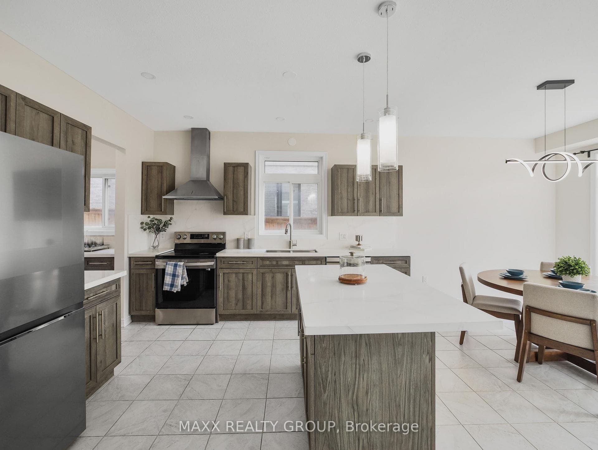 9354 Shoveller Drive photo 10