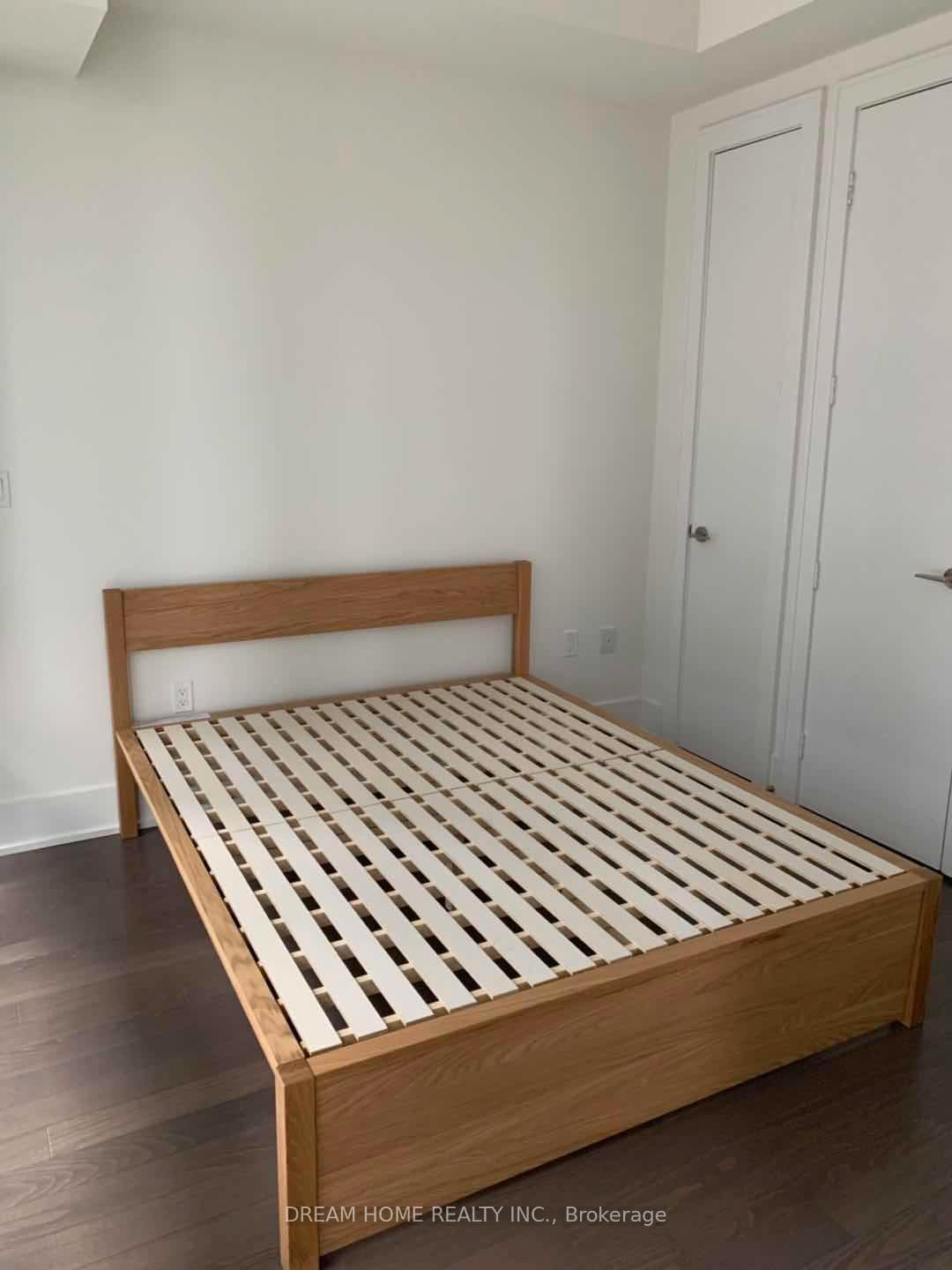 39 Queens Quay Unit 305 photo 10