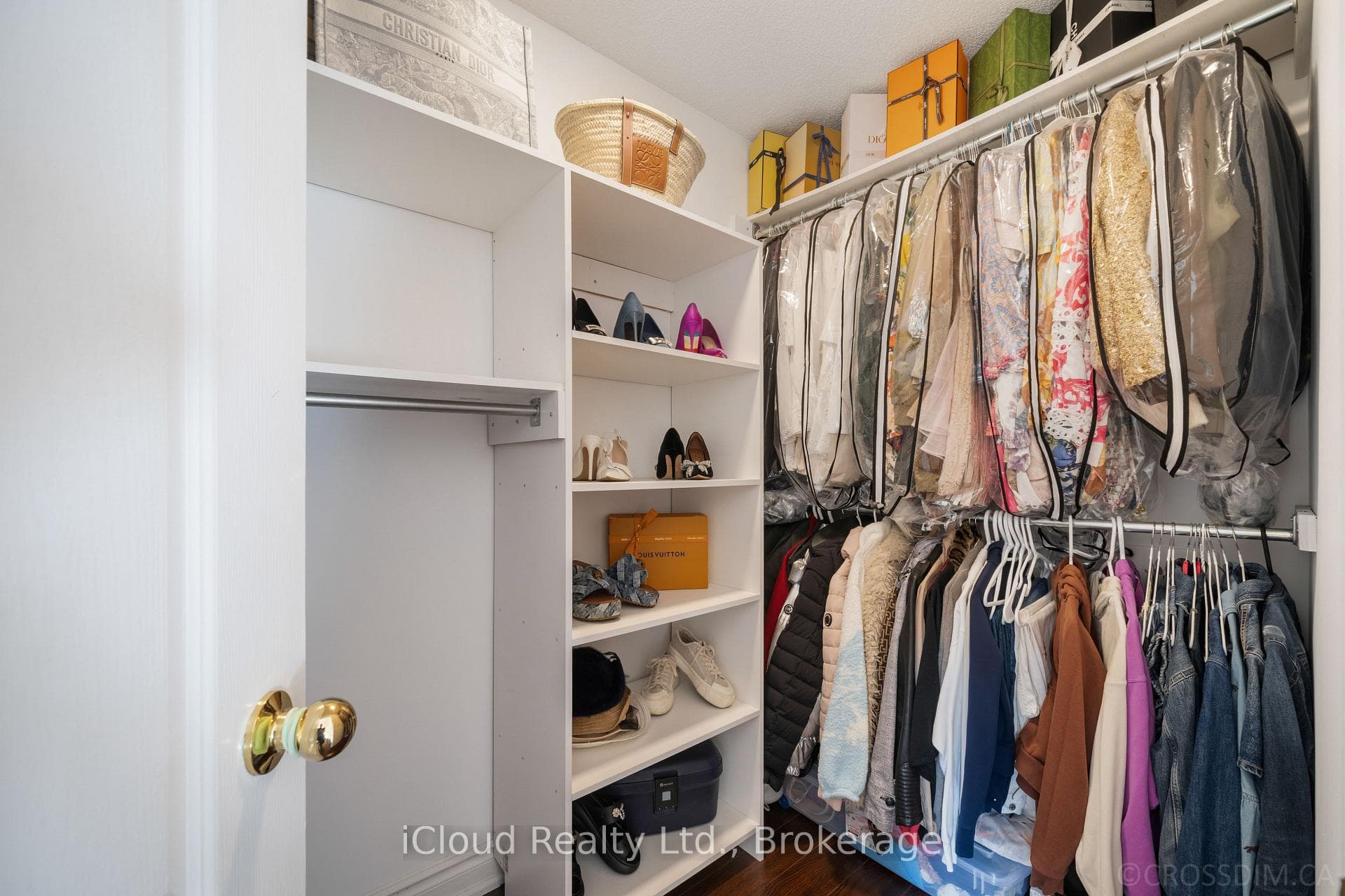 Walk in closet