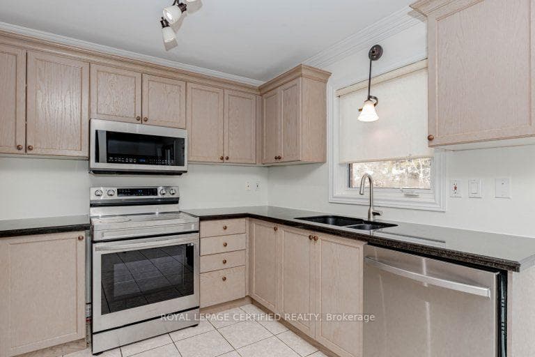 711 POPLAR Road photo 20
