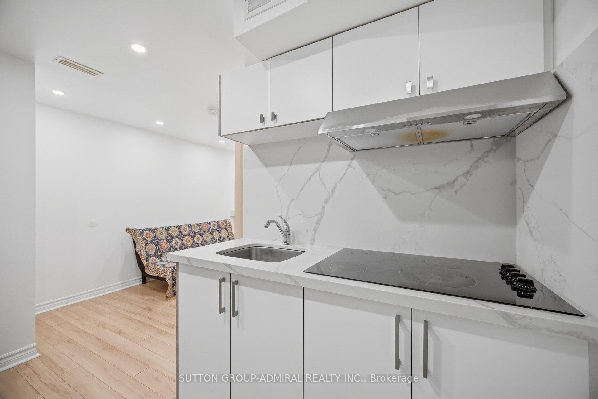 190 Bantry Avenue photo 39