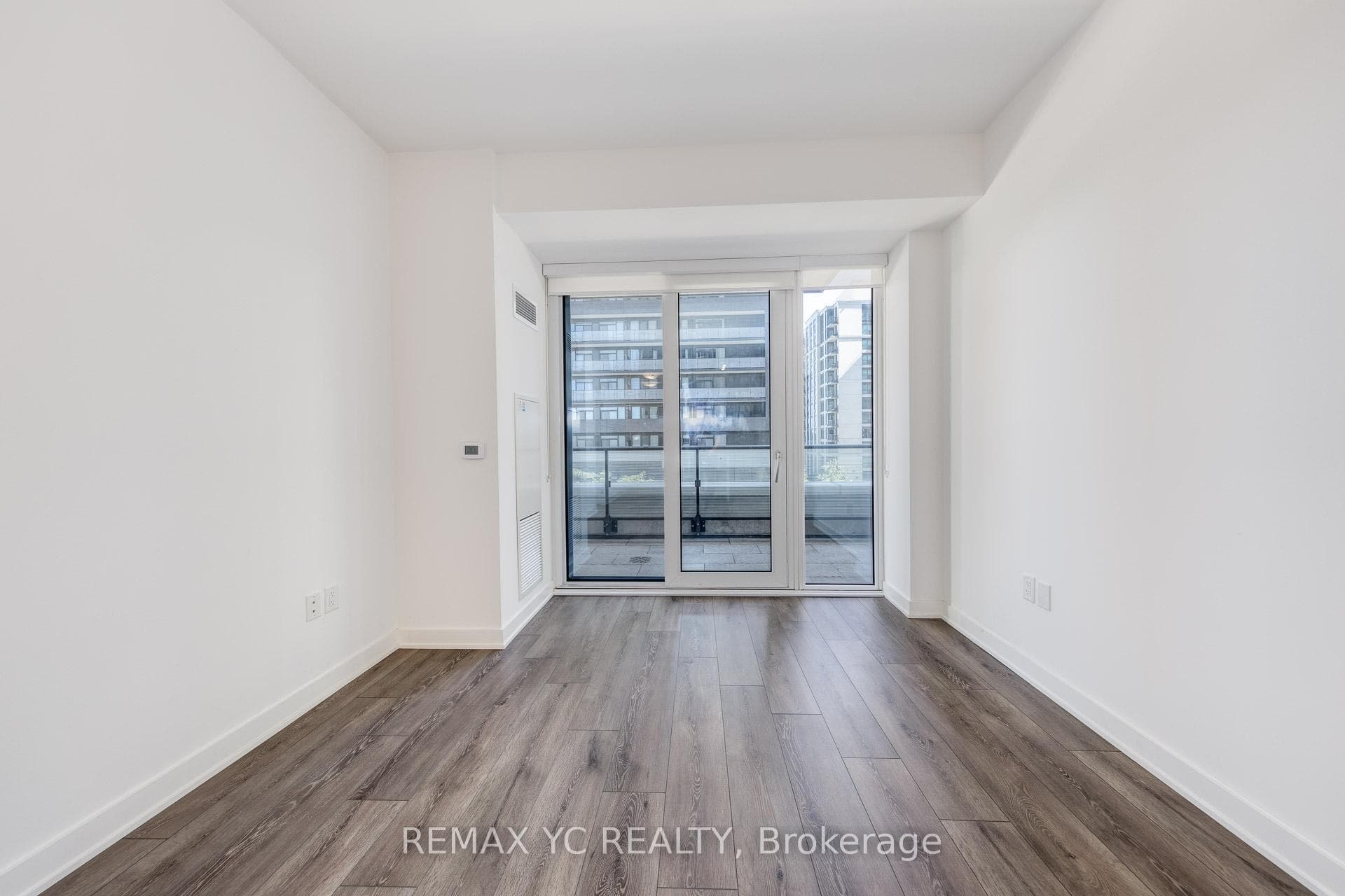 95 Oneida Crescent Unit 305 photo 11