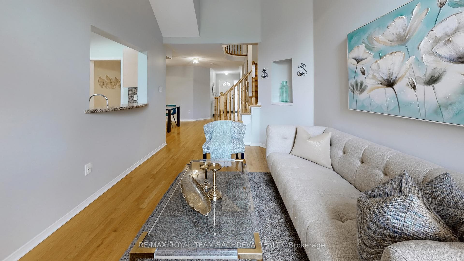 51 Queensway Drive photo 8