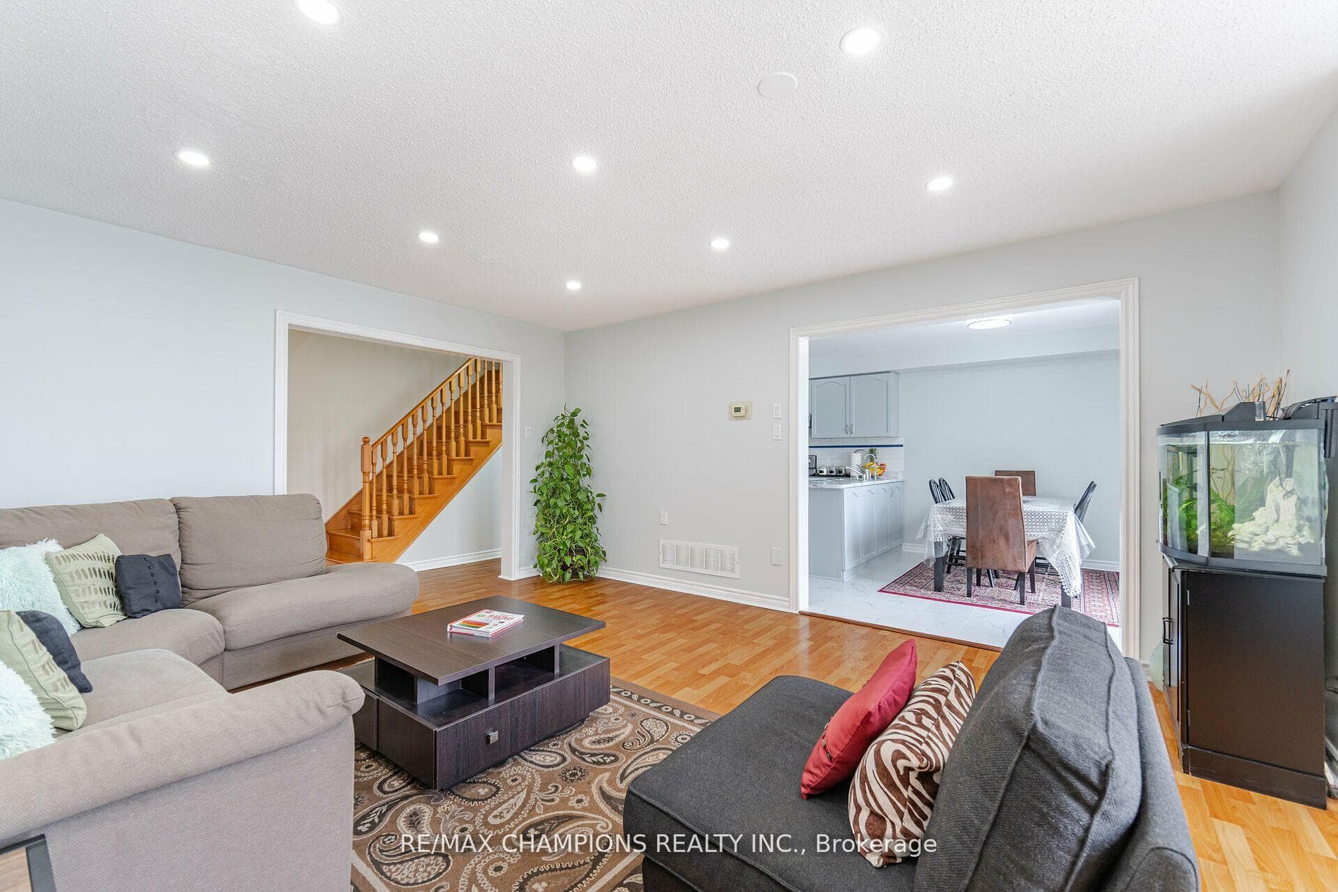 89 Quail Feather Crescent photo 10