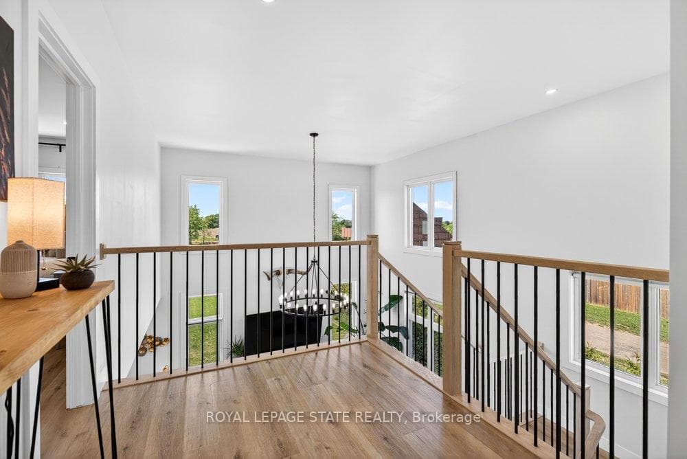 4286 Victoria Avenue photo 23