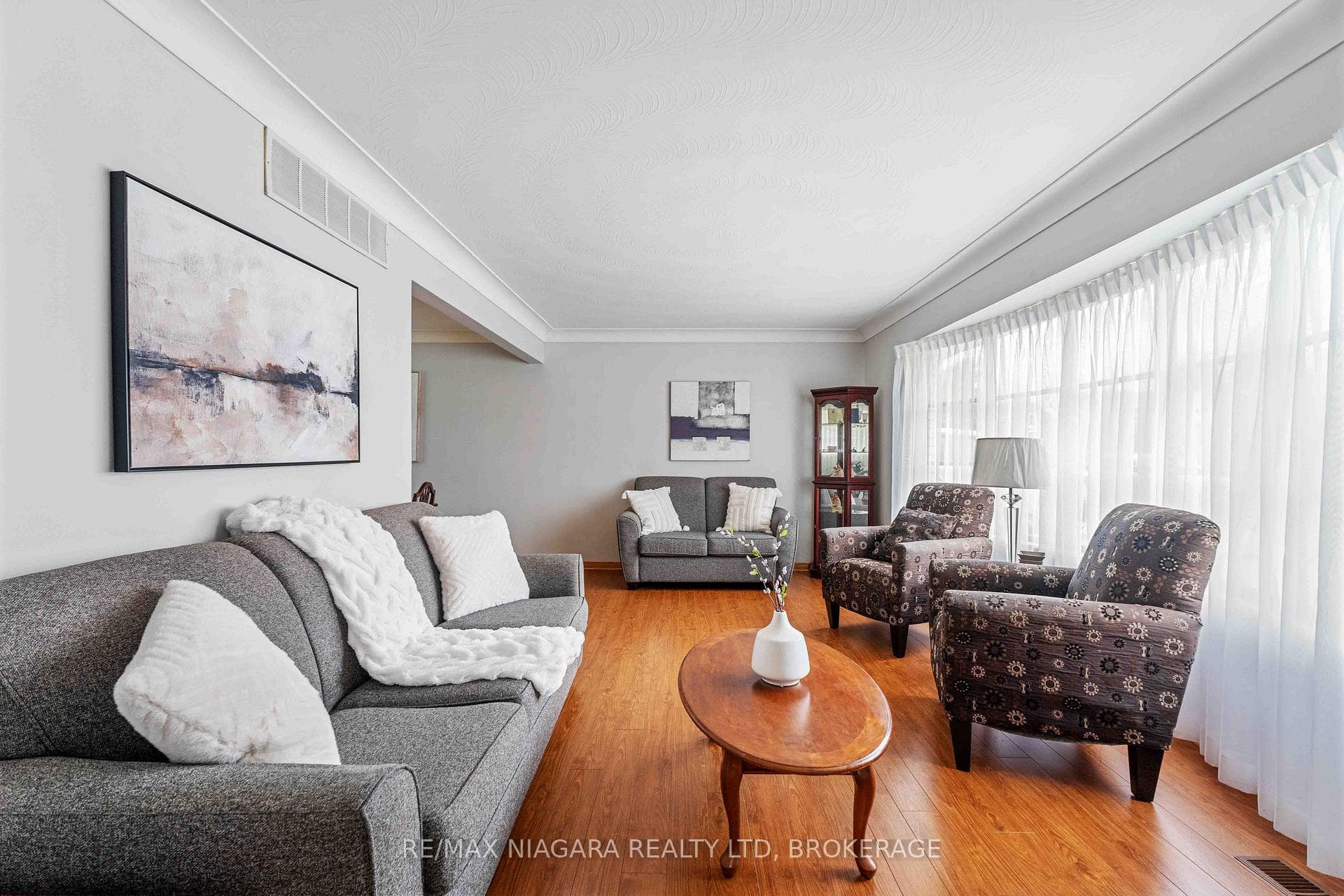 5840 Keith Street photo 3