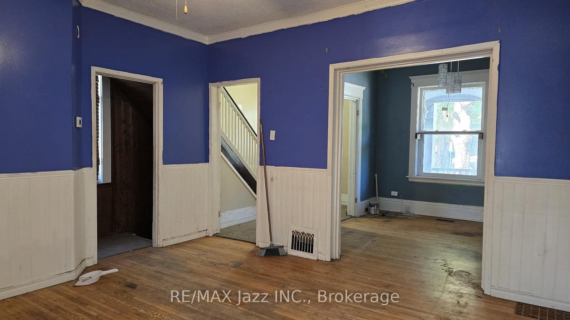 629 Brown Street photo 7